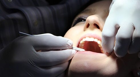 اهمية العناية بالأسنان خلال الحمل