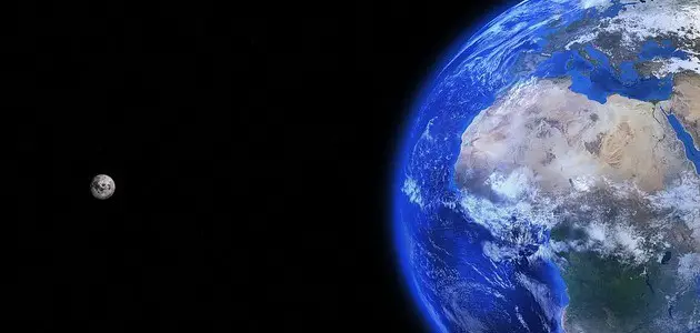 كم يبلغ محيط الكرة الأرضيّة