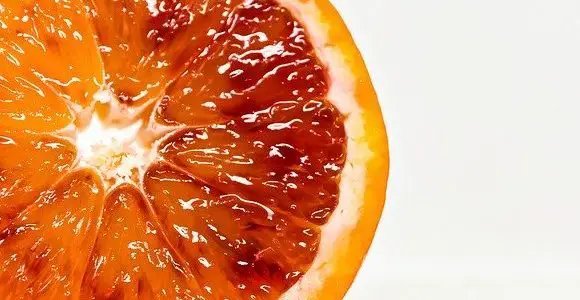 فوائد البرتقال الأحمر دم الزغلول
